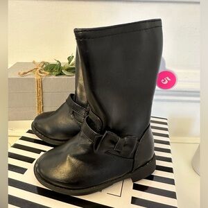 Sz. 5T New with tags black boots.